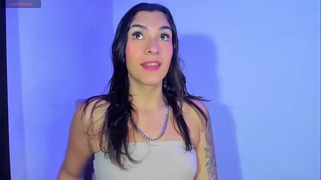 Snapshot of Camila_Coxx chatting on February 15, 2025, 2:26 am Camila Coxx online show from February 15, 2025, 2:26 am