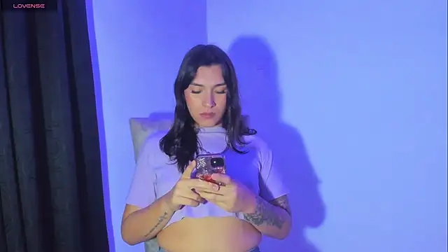 Snapshot of Camila_Coxx chatting on March 12, 2025, 1:25 am Camila Coxx online show from March 12, 2025, 1:25 am
