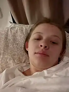 curvycakecutie online show from March 25, 2026, 2:39 am