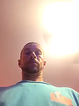 Snapshot of Twin2222 chatting on October 10, 2025, 1:15 am Twin2222 online show from October 10, 2025, 1:15 am