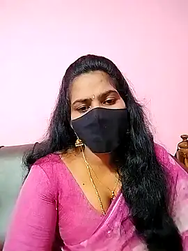Snapshot of melina214 chatting on December 2, 2024, 4:42 pm melina214 online show from December 2, 2024, 4:42 pm