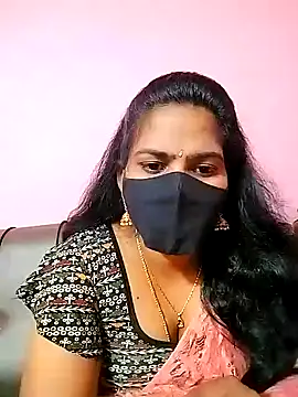 Snapshot of melina214 chatting on December 4, 2024, 4:38 pm melina214 online show from December 4, 2024, 4:38 pm