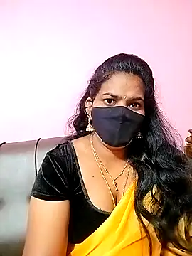 Snapshot of melina214 chatting on December 7, 2024, 4:36 pm melina214 online show from December 7, 2024, 4:36 pm