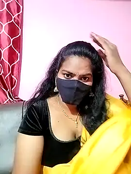 Snapshot of melina214 chatting on December 13, 2024, 3:49 am melina214 online show from December 13, 2024, 3:49 am