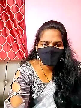 Snapshot of melina214 chatting on December 20, 2024, 3:14 am melina214 online show from December 20, 2024, 3:14 am
