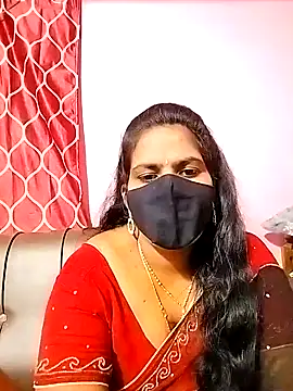 Snapshot of melina214 chatting on December 24, 2024, 4:40 pm melina214 online show from December 24, 2024, 4:40 pm