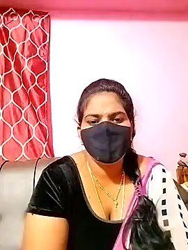 Snapshot of melina214 chatting on December 26, 2024, 4:21 am melina214 online show from December 26, 2024, 4:21 am