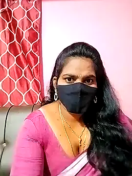 Snapshot of melina214 chatting on December 27, 2024, 4:43 pm melina214 online show from December 27, 2024, 4:43 pm