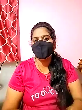 Snapshot of melina214 chatting on January 4, 2025, 5:26 pm melina214 online show from January 4, 2025, 5:26 pm