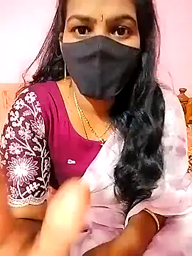 Snapshot of melina214 chatting on January 21, 2025, 4:48 pm melina214 online show from January 21, 2025, 4:48 pm
