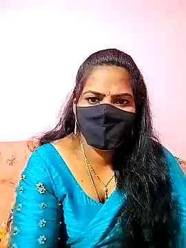Snapshot of melina214 chatting on January 24, 2025, 3:11 am melina214 online show from January 24, 2025, 3:11 am