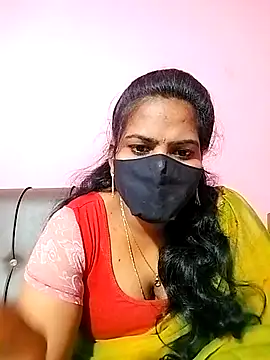 Snapshot of melina214 chatting on February 5, 2025, 5:09 pm melina214 online show from February 5, 2025, 5:09 pm