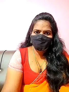 Snapshot of melina214 chatting on February 21, 2025, 4:48 pm melina214 online show from February 21, 2025, 4:48 pm