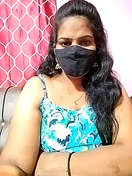 Snapshot of melina214 chatting on March 7, 2025, 3:51 am melina214 online show from March 7, 2025, 3:51 am