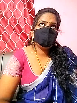 Snapshot of melina214 chatting on March 22, 2025, 5:20 pm melina214 online show from March 22, 2025, 5:20 pm