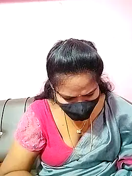 Snapshot of melina214 chatting on October 22, 2025, 4:13 am melina214 online show from October 22, 2025, 4:13 am