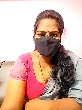 Snapshot of melina214 chatting on November 3, 2025, 3:52 am melina214 online show from November 3, 2025, 3:52 am