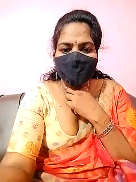 Snapshot of melina214 chatting on November 24, 2025, 3:39 am melina214 online show from November 24, 2025, 3:39 am