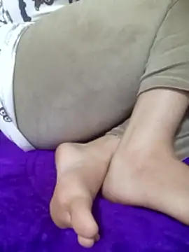 Bombamom online show from April 11, 2026, 1:10 am