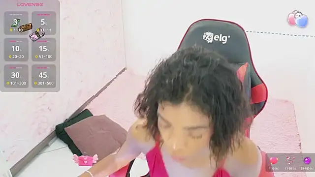 ElisaBoyer online show from November 17, 2025, 10:43 am