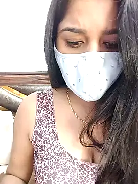 Snapshot of Gloie4u chatting on December 16, 2024, 2:05 pm Gloie4u online show from December 16, 2024, 2:05 pm