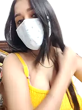 Snapshot of Gloie4u chatting on December 17, 2024, 2:33 pm Gloie4u online show from December 17, 2024, 2:33 pm