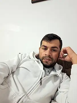 hornny1995 online show from October 2, 2025, 1:29 pm