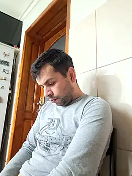 hornny1995 online show from January 15, 2026, 8:19 am