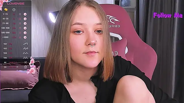 Snapshot of bunny_bubble chatting on December 6, 2024, 12:45 am bunny bubble online show from December 6, 2024, 12:45 am