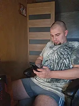 Foxyshaved online show from October 3, 2025, 5:15 am