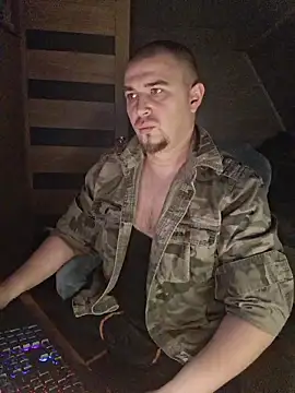 Foxyshaved online show from January 8, 2026, 6:37 am