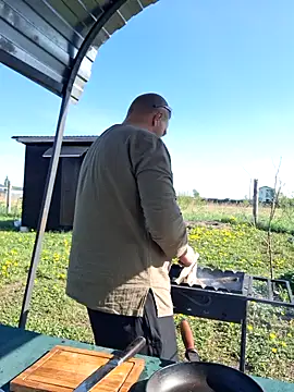 Foxyshaved online show from May 18, 2026, 6:30 am
