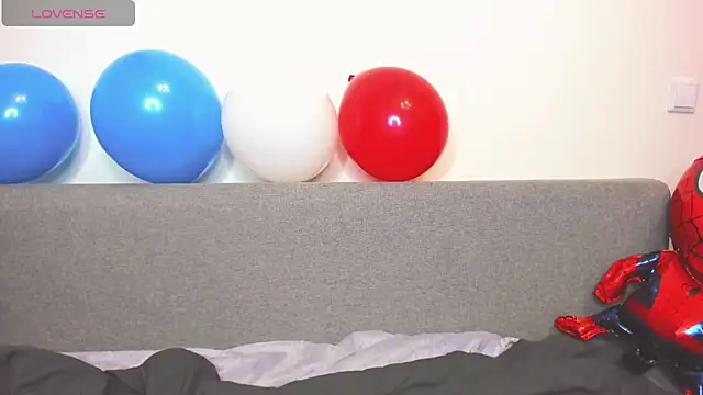  ellen meow  online show from December 14, 2024, 9:02 pm