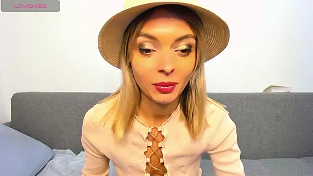  ellen meow  online show from October 31, 2025, 11:39 pm