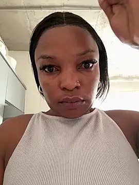 slimcateee online show from November 9, 2025, 5:39 am