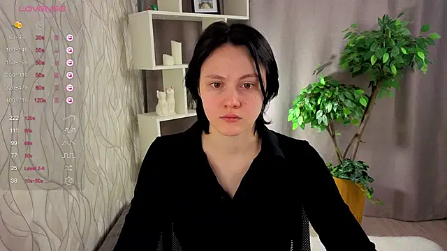 MaryCoopeer online show from October 5, 2025, 5:06 am