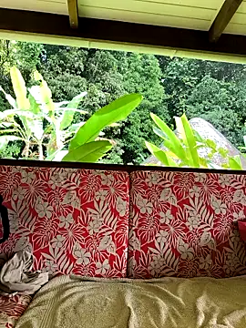 emma4xxx online show from March 26, 2026, 8:14 pm