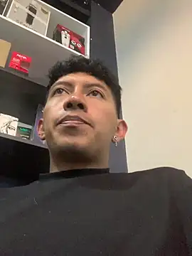 Chocolatito26 online show from February 19, 2025, 5:16 pm