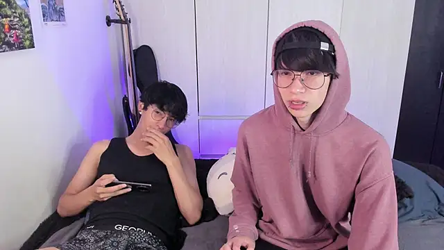 Snapshot of Aventure_Twinks chatting on December 12, 2024, 3:54 am Aventure Twinks online show from December 12, 2024, 3:54 am