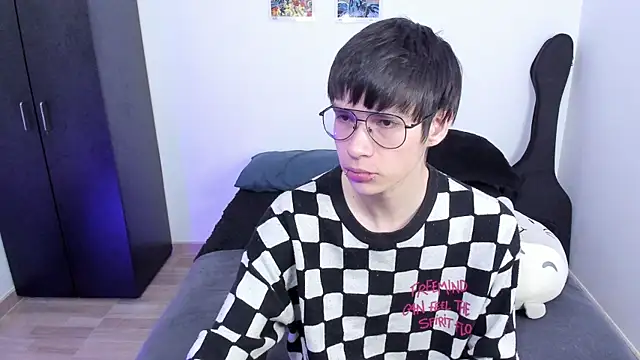 Snapshot of Aventure_Twinks chatting on March 21, 2025, 2:39 am Aventure Twinks online show from March 21, 2025, 2:39 am