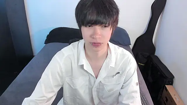 Snapshot of Aventure_Twinks chatting on April 23, 2026, 10:34 pm Aventure Twinks online show from April 23, 2026, 10:34 pm