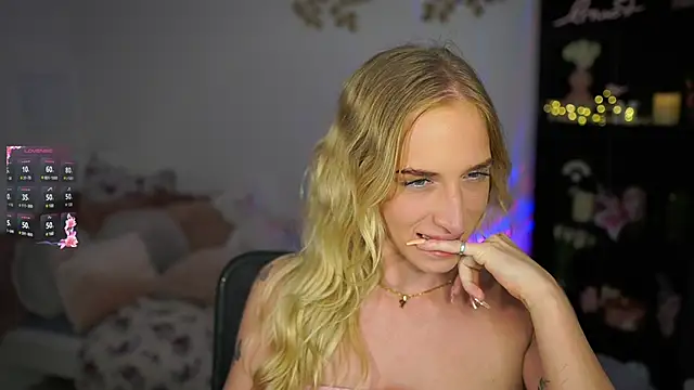 Snapshot of Nicolette__Shea_ chatting on January 30, 2025, 5:06 pm Nicolette Shea online show from January 30, 2025, 5:06 pm