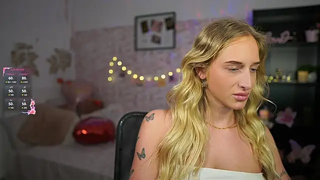 Snapshot of Nicolette__Shea_ chatting on February 16, 2025, 12:43 pm Nicolette Shea online show from February 16, 2025, 12:43 pm