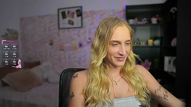 Snapshot of Nicolette__Shea_ chatting on February 21, 2025, 2:06 pm Nicolette Shea online show from February 21, 2025, 2:06 pm