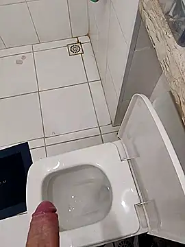 Felipe310597 online show from February 19, 2025, 10:42 pm