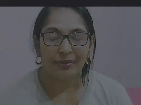 Snapshot of sexy69hotmum chatting on December 18, 2024, 12:29 pm sexy69hotmum online show from December 18, 2024, 12:29 pm