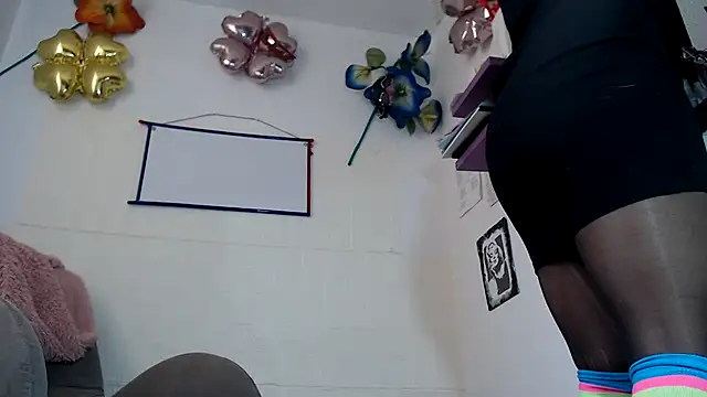 fantasty nylon online show from October 15, 2025, 3:56 pm