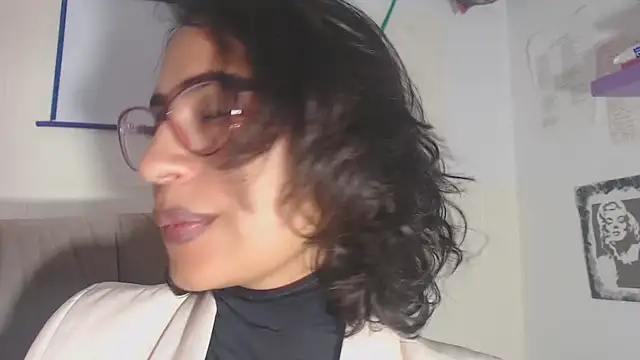 fantasty nylon online show from November 4, 2025, 11:42 am