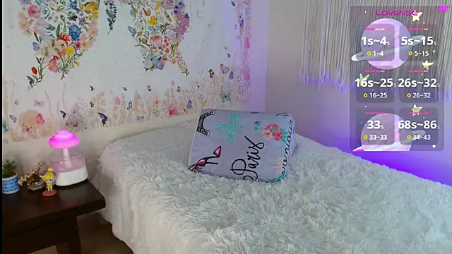 Snapshot of reaLISStic chatting on November 6, 2025, 7:48 pm reaLISStic online show from November 6, 2025, 7:48 pm