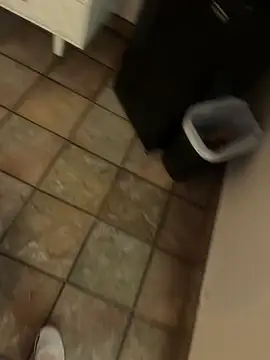 RoodoggXL online show from February 7, 2025, 4:56 pm